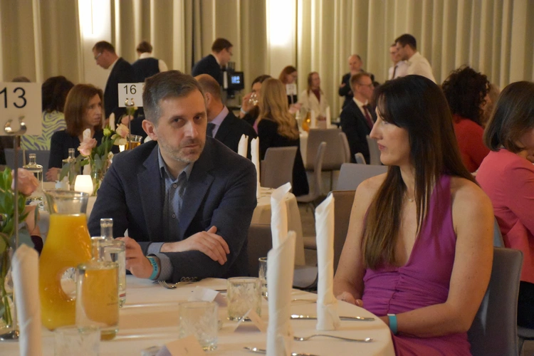 Podniebny bal dla katolickich singli