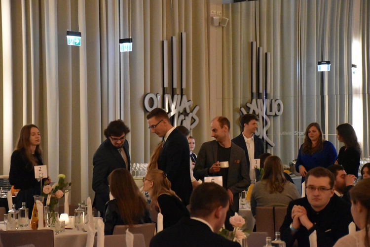 Podniebny bal dla katolickich singli