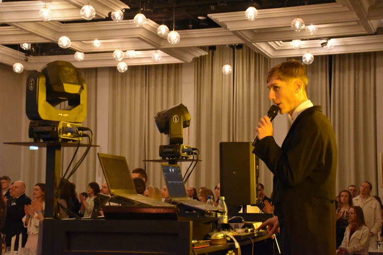 Podniebny bal dla katolickich singli