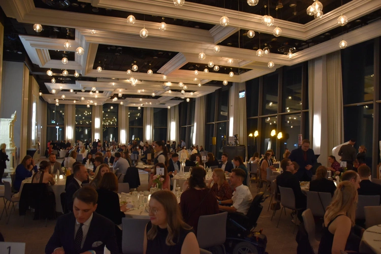 Podniebny bal dla katolickich singli