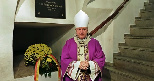 Abp Kupny: Reparacje same w sobie nie są w stanie uleczyć ran ani usunąć wrogości