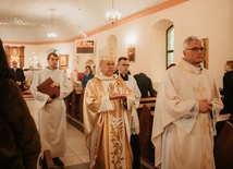 Bp Oder: Święci są nam dani przez Boga, by mobilizować nas do dobra i rozpalać w sercach nadzieję