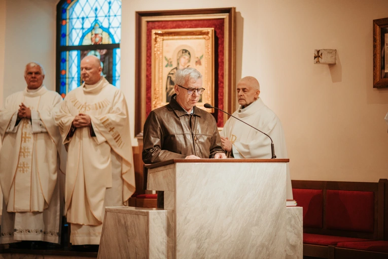 Wprowadzenie relikwii św. Jana Pawła II i poświęcenie odnowionego ołtarza 