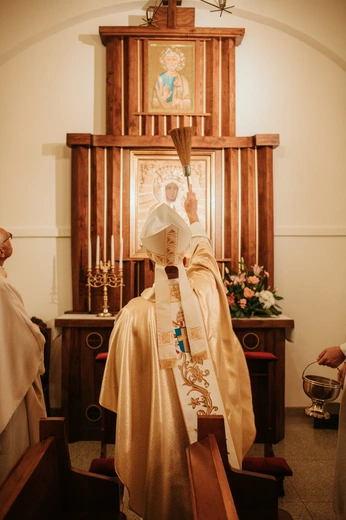 Wprowadzenie relikwii św. Jana Pawła II i poświęcenie odnowionego ołtarza 