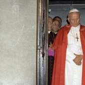 11 Listopada św. Jana Pawła II. Archiwalne nagranie z prywatnej kaplicy papieża