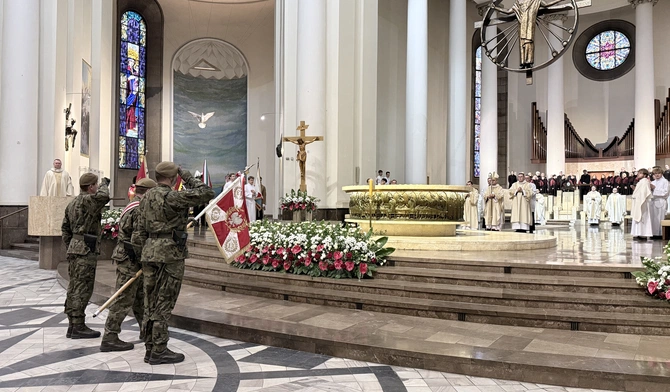 Abp Przybylski: Nasza codzienna służba dla ojczyzny jest powinnością każdego z nas