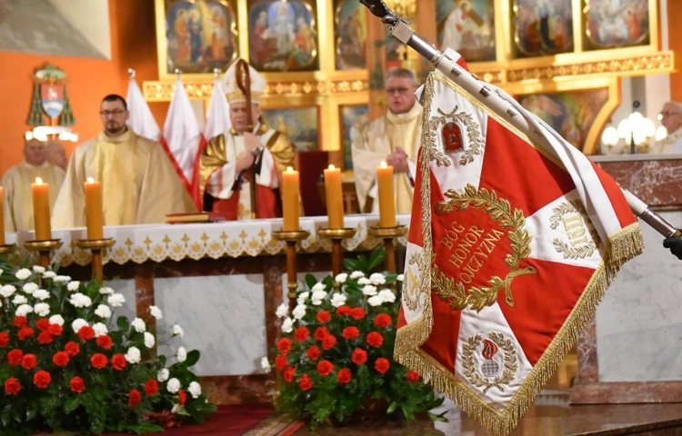 Msza św. za ojczyznę w zielonogórskiej konkatedrze