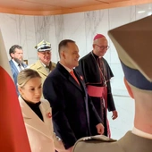 Prezydent RP złożył kwiaty w Panteonie Wielkich Polaków