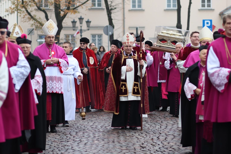 Obchody patronalne diecezji. Procesja z relikwiami św. Wiktorii 