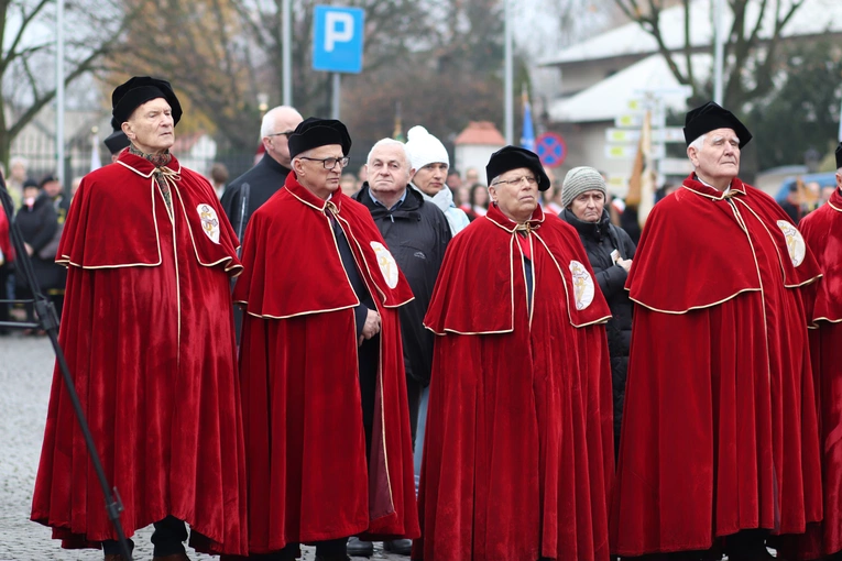Obchody patronalne diecezji. Procesja z relikwiami św. Wiktorii 