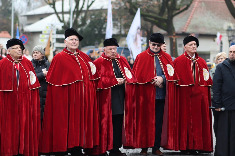 Obchody patronalne diecezji. Procesja z relikwiami św. Wiktorii 