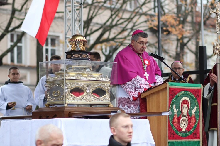 Obchody patronalne diecezji. Procesja z relikwiami św. Wiktorii 
