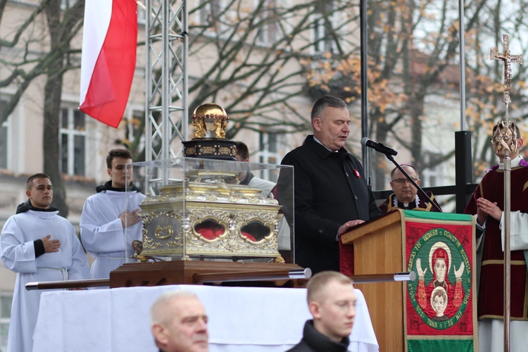 Obchody patronalne diecezji. Procesja z relikwiami św. Wiktorii 