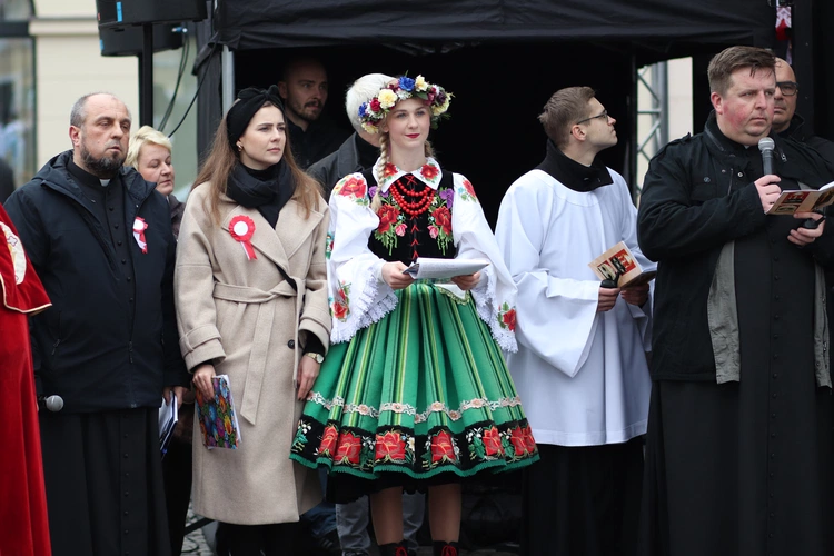 Obchody patronalne diecezji. Procesja z relikwiami św. Wiktorii 