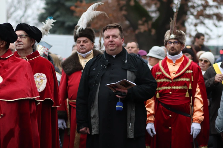 Obchody patronalne diecezji. Procesja z relikwiami św. Wiktorii 