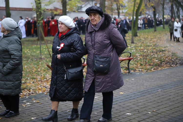 Obchody patronalne diecezji. Procesja z relikwiami św. Wiktorii 