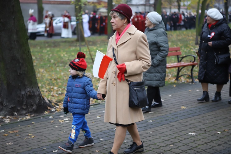 Obchody patronalne diecezji. Procesja z relikwiami św. Wiktorii 