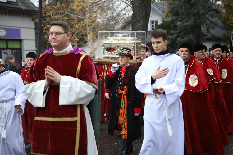 Obchody patronalne diecezji. Procesja z relikwiami św. Wiktorii 