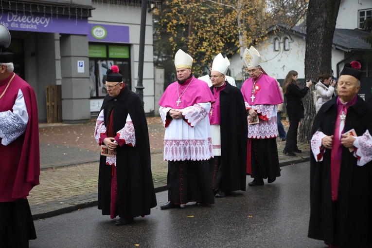 Obchody patronalne diecezji. Procesja z relikwiami św. Wiktorii 