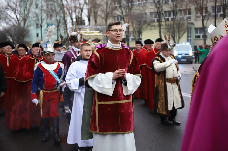 Obchody patronalne diecezji. Procesja z relikwiami św. Wiktorii 