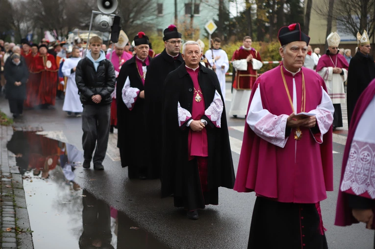 Obchody patronalne diecezji. Procesja z relikwiami św. Wiktorii 