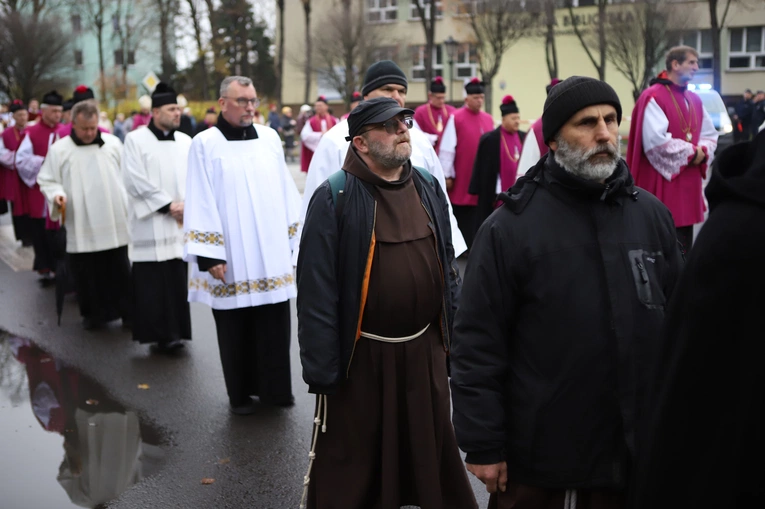 Obchody patronalne diecezji. Procesja z relikwiami św. Wiktorii 