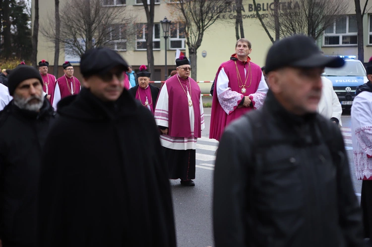 Obchody patronalne diecezji. Procesja z relikwiami św. Wiktorii 