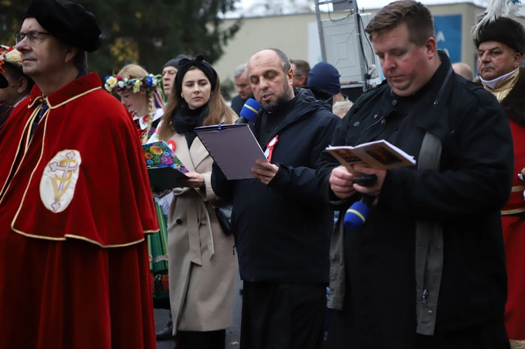 Obchody patronalne diecezji. Procesja z relikwiami św. Wiktorii 