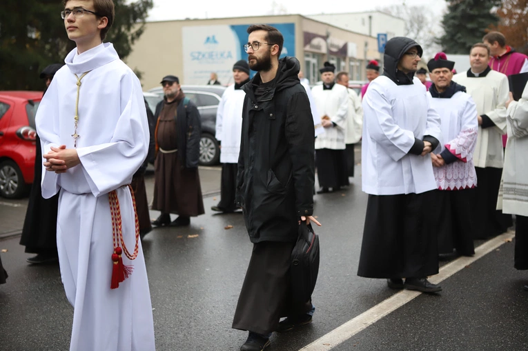 Obchody patronalne diecezji. Procesja z relikwiami św. Wiktorii 