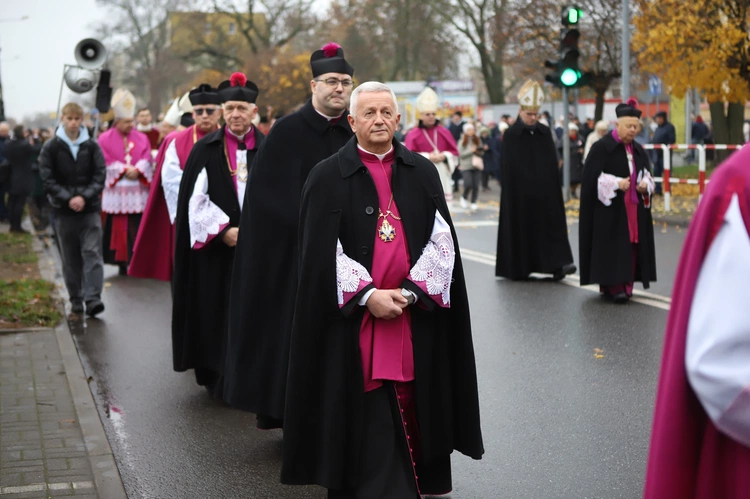Obchody patronalne diecezji. Procesja z relikwiami św. Wiktorii 