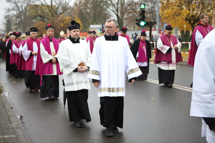 Obchody patronalne diecezji. Procesja z relikwiami św. Wiktorii 