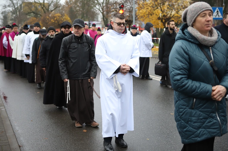 Obchody patronalne diecezji. Procesja z relikwiami św. Wiktorii 