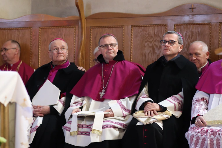 Obchody patronalne diecezji. Procesja z relikwiami św. Wiktorii 