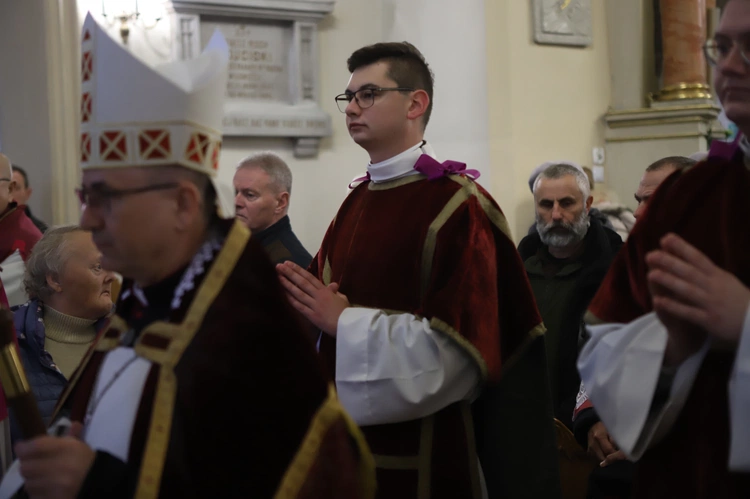 Obchody patronalne diecezji. Procesja z relikwiami św. Wiktorii 