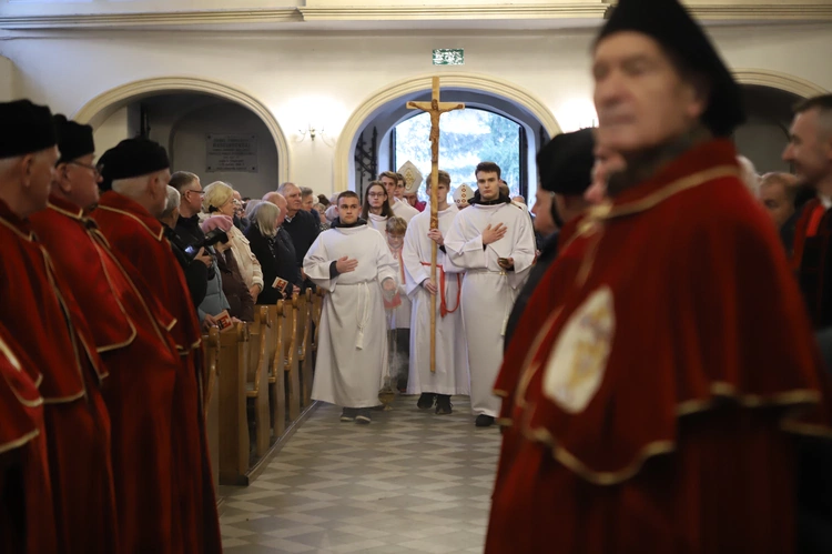 Obchody patronalne diecezji. Procesja z relikwiami św. Wiktorii 