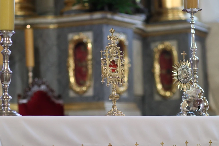 Obchody patronalne diecezji. Procesja z relikwiami św. Wiktorii 