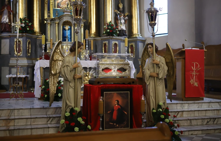 Obchody patronalne diecezji. Procesja z relikwiami św. Wiktorii 