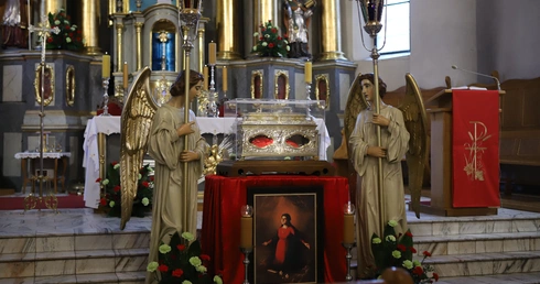 Obchody patronalne diecezji. Procesja z relikwiami św. Wiktorii 