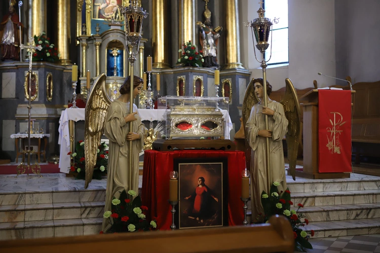 Obchody patronalne diecezji. Procesja z relikwiami św. Wiktorii 