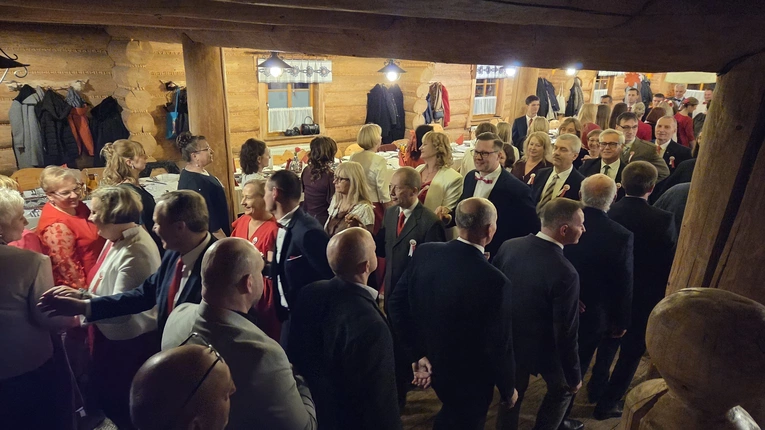 Niepodległościowy Bal Bezalkoholowy 2025