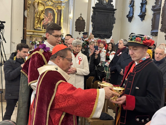 Skarb, w naczyniach glinianych