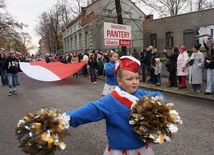 Przemarsz z katedry na plac Marszałka Józefa Piłsudskiego