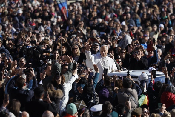 Papież przestrzega przed skupianiem się na sobie, co skutkuje samotnością i narcyzmem