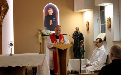 Bp Oder: Na przykładzie ks. Frelichowskiego widzimy, że świętość jest do przeżywania tu i teraz