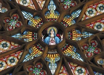 Matka nie konkuruje z Synem. O czym mówi najnowsza nota Watykanu o Maryi?