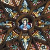 Matka nie konkuruje z Synem. O czym mówi najnowsza nota Watykanu o Maryi?