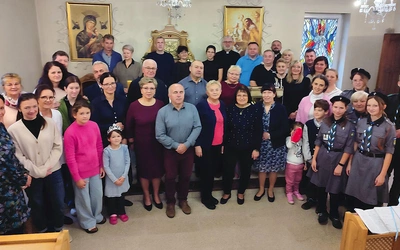 Choć powódź była na Dolnym Śląsku już ponad rok temu, wolontariusze ciągle pomagają osobom poszkodowanym przez żywioł.