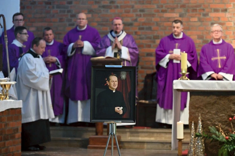 Od ostatnich Zaduszek pożegnaliśmy  9 duszpasterzy. 