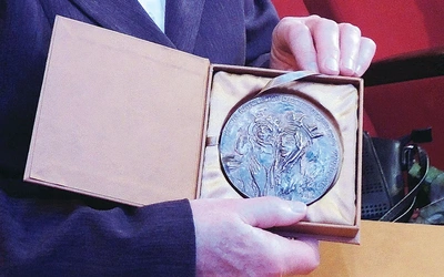  Medal Pro Consecratione Mundi znów trafi do osób zaangażowanych w życie Kościoła.