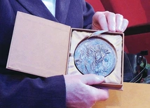  Medal Pro Consecratione Mundi znów trafi do osób zaangażowanych w życie Kościoła.